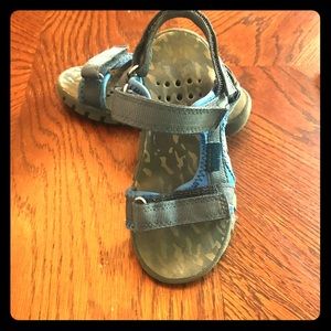 Oshkosh toddler boy sandal-size 11